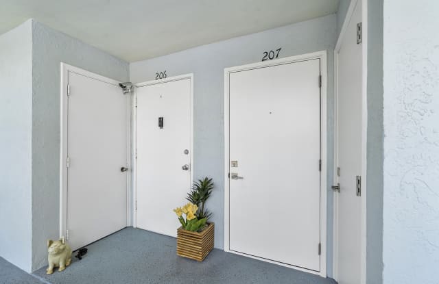 689 NE 6th Court Gallery 3