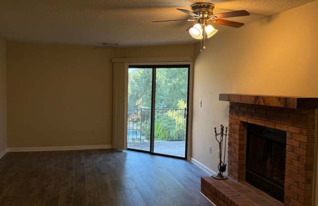 1 Bedroom Condo in the Heart of Gainesville! - 605 Candler Street, Gainesville, GA 30501