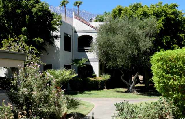 Riviera Gardens Long Term UNFURNISHED! FANTASTIC! Gallery 3