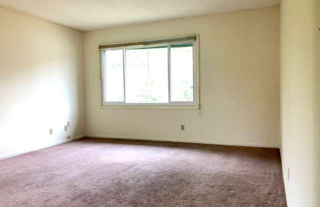 2006 NW Hickory Ln Gallery 3