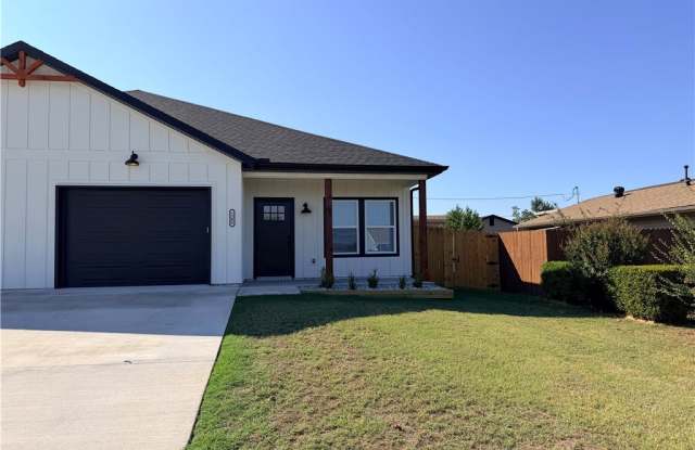 1308 W Beech Drive Gallery 2