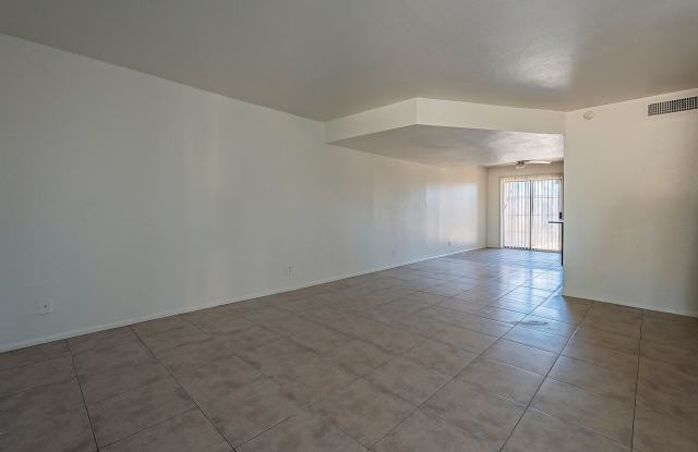 3 bedroom townhome in Glendale Gallery 3