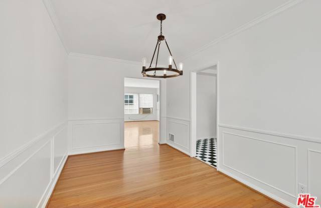 1474 1/2 Reeves St Gallery 4