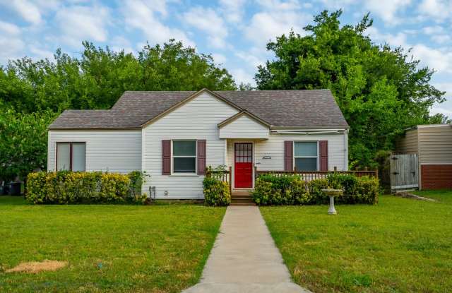 Charming 2 bed 1 bath in Midtown Tulsa + Spare room! photos photos
