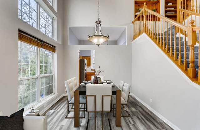 1806 S Cardinal Court Gallery 3