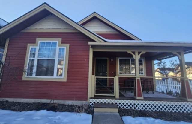 Charming 2 Bedroom Home with Fenced Yard – Dog Friendly! photos photos