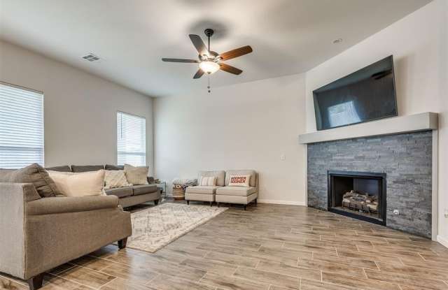 2323 Arcady Avenue Gallery 3