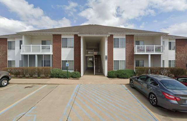 Easy living Condo with 1 car garage! photos photos