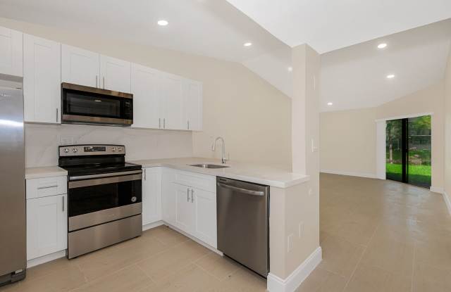 Fully Renovated Corner 1/1 “Villa” with Balcony & Lake View in Villas de Venezia! photos photos Fully Renovated Corner 1/1 “Villa” with Balcony & Lake View in Villas de Venezia! photos photos