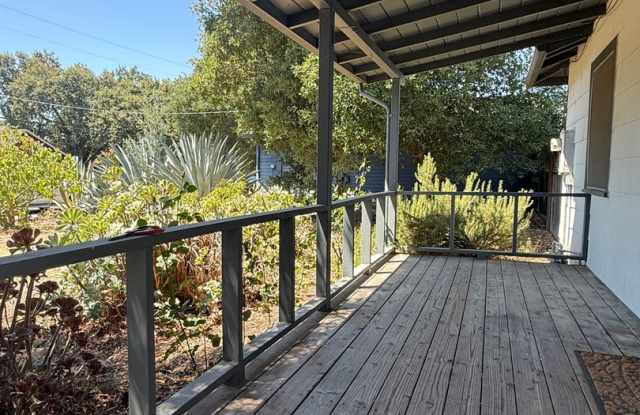 !!! MOVE IN SPECIAL!!!! $500 OFF THE FIRST FULL MONTH'S RENT"!!!!!! 2 Bedroom 1 Bathroom Single Family Home just minutes to the historic Sonoma Plaza Gallery 3