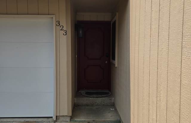 323 Southeast 205th Place Gallery 2