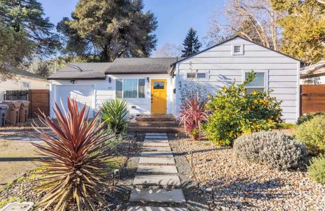 Renovated Two Bedroom West Napa Bungalow photos photos