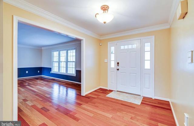 3022 DOWER HOUSE Drive Gallery 3