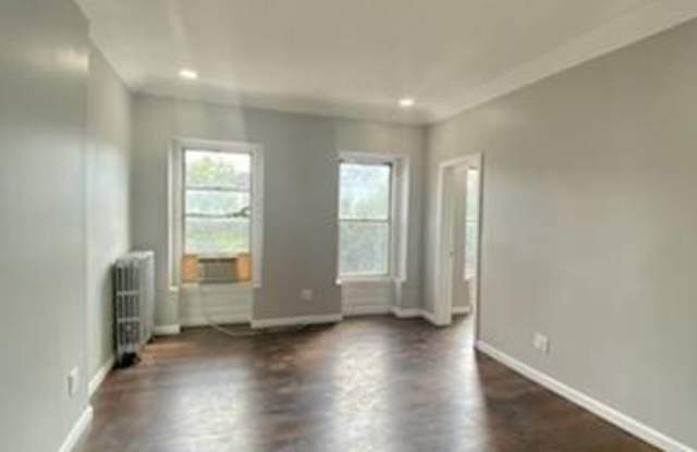 255 Decatur St. Gallery 1
