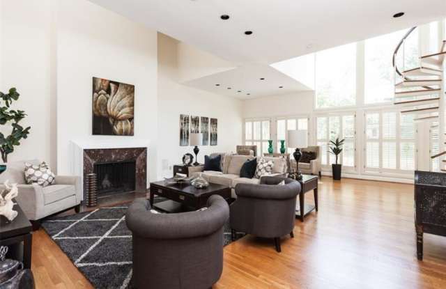133 17th Street # 0 Gallery 2