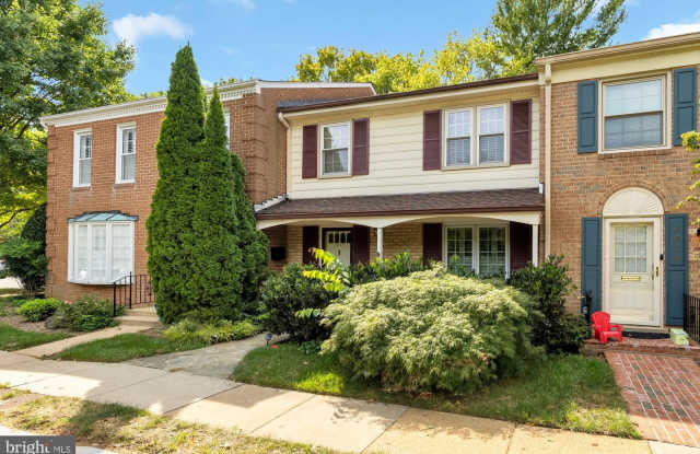 2040 HOPEWOOD Drive Gallery 2