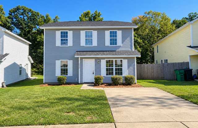 Crestridge3534- presents a two-story, 4-bedroom, 2-bath home on the south side of Charlotte in the established Clanton Park–Roseland community. Gallery 1
