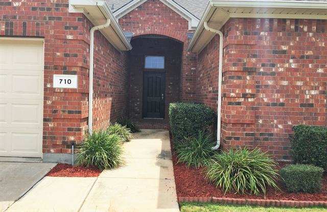 710 Crownpoint Court Gallery 2
