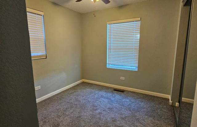LONG TERM RENTAL HWY W Newly Renovated 3 Bedroom 1.5 Bath Gallery 4
