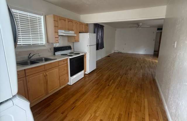 Nice 2 Bedroom Near NMSU Gallery 3