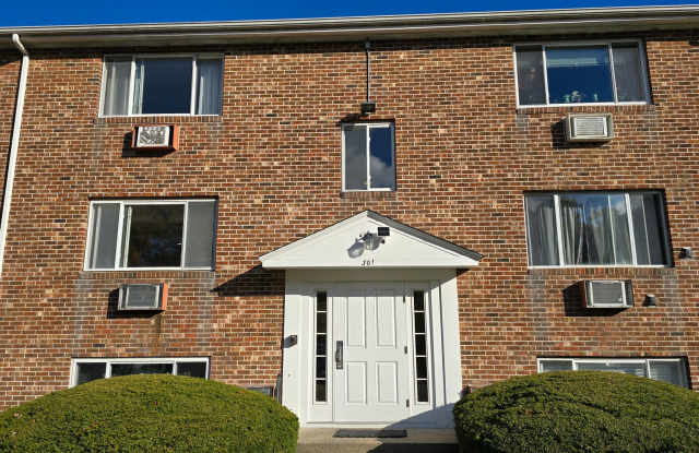 Hyannis 2 Bedroom - West Main St - 301 West Main Street, Barnstable Town, MA 02601