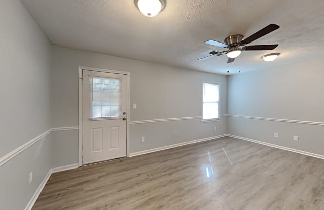 65 E Dollar Cir Gallery 3