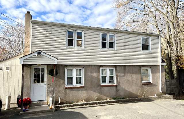 565 East Main Street - 565 East Main Street, Middletown, CT 06457