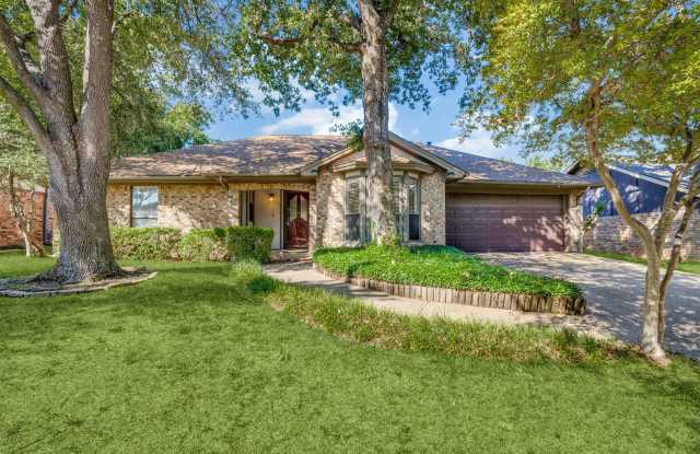 A Castle on San Luis Court With Pool! - 3902 San Luis Court, Arlington, TX 76016