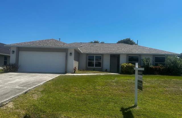 3226 SE Pinto Street photos photos