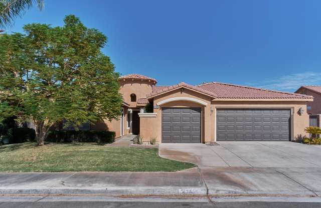 47626 Calle Diamante Gallery 2
