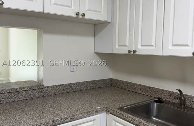 7825 Fairview Dr Gallery 1