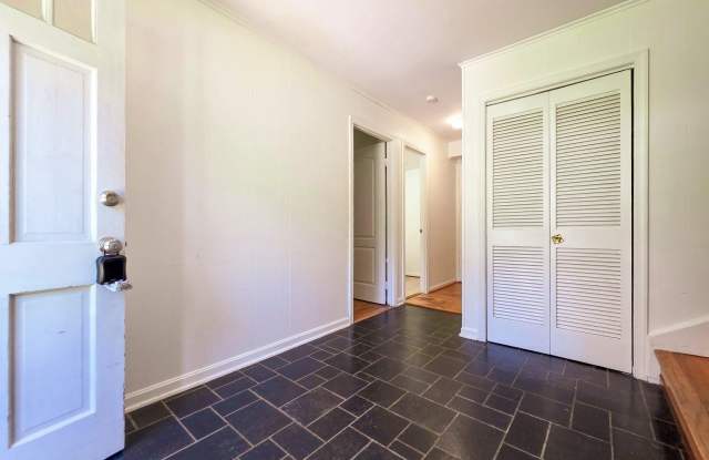 4221 N VALIANT Court Gallery 2