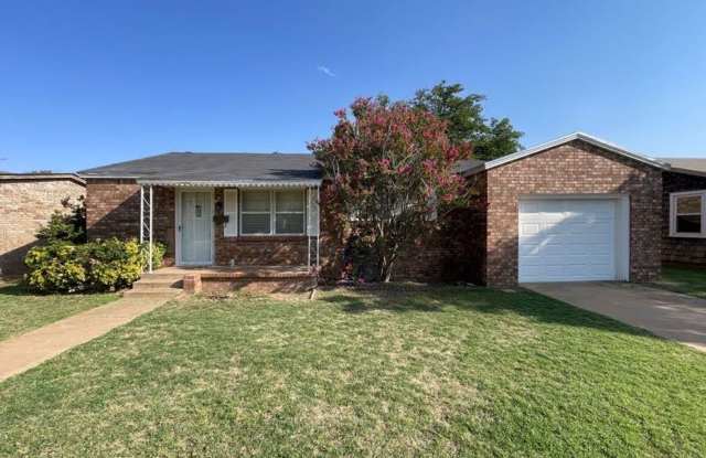 Style Meets Substance—Newly Renovated 3BR/2BA in Lamesa photos photos