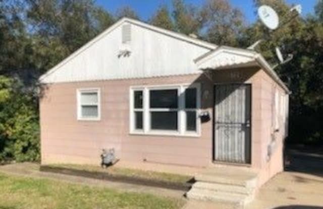 5729 Jackson Ave - 5729 Jackson Avenue, Kansas City, MO 64130