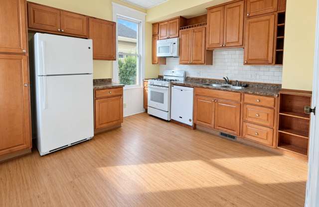 2 Bedroom 1 Bath Single Family Home with 2 Car Garage in West Saint Paul Gallery 4