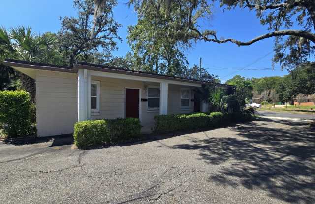 551 US-98 unit: 5 photos photos