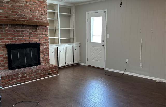 3828 Cedar Avenue Gallery 2