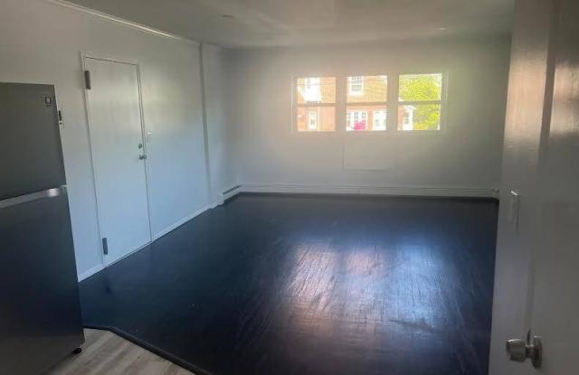 45-40 220 Place Gallery 2