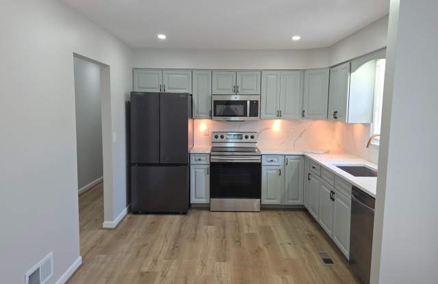 81 TOWERVIEW photos photos