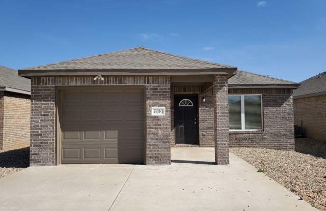 Charming 3 Bedroom 2 Bath in Frenship ISD photos photos