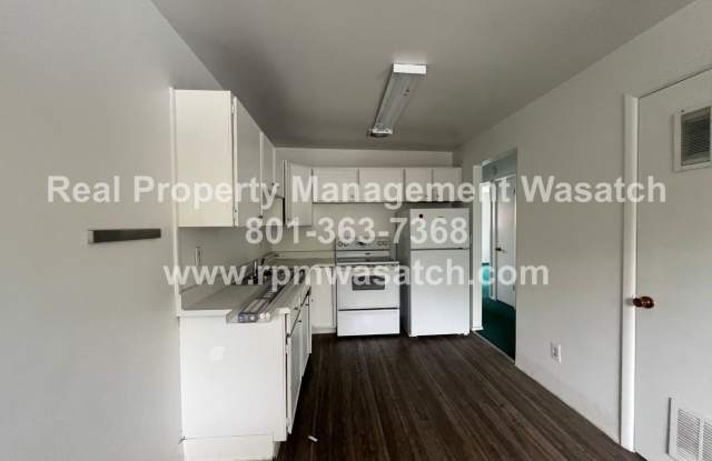 Come see This Charming 2 Bed 1.5 Bathroom Fourplex in Murray UT!! Gallery 4