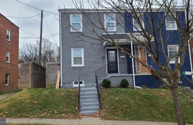 417 BURBANK Street SE photos photos