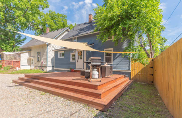 1123 W Huron Street Gallery 2