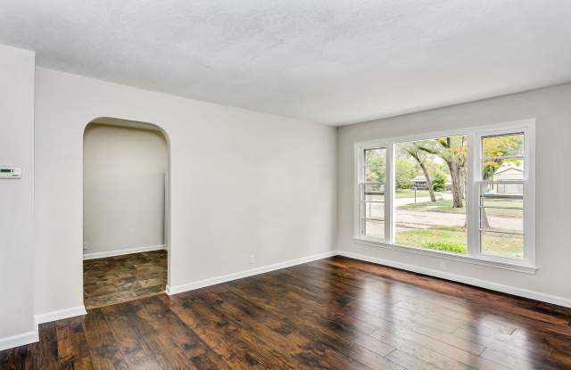 Newly Remodeled 3 Bedroom Home! Gallery 3