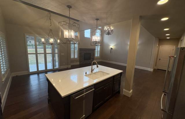 431 North Fairway Drive Gallery 2