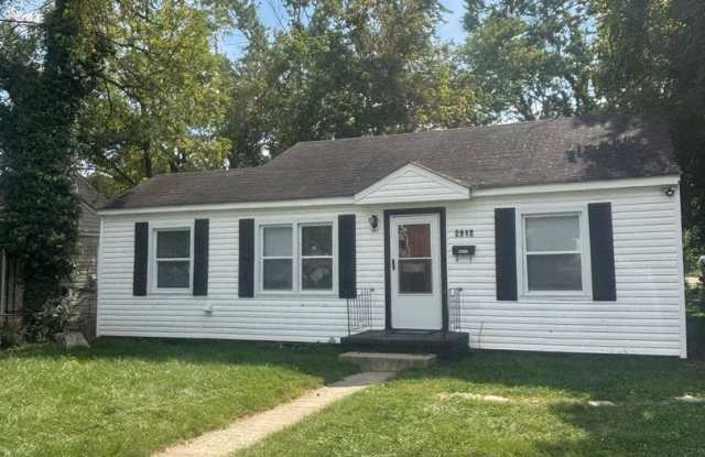 **IF YOU SIGN A 2 YEAR LEASE,  PAY RENT ON TIME EACH MONTH AND DONT DEFAULT ON YOUR LEASE. WE WILL GIVE YOU A CREDIT FOR HALF OF YOUR LAST MONTH'S RENT.**3 bedroom 1 bathroom single family house photos photos