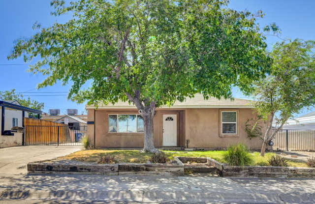 Single story Home in Downtown Old Henderson photos photos Single story Home in Downtown Old Henderson photos photos