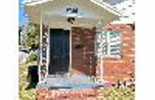 2555 Myra Street Gallery 1