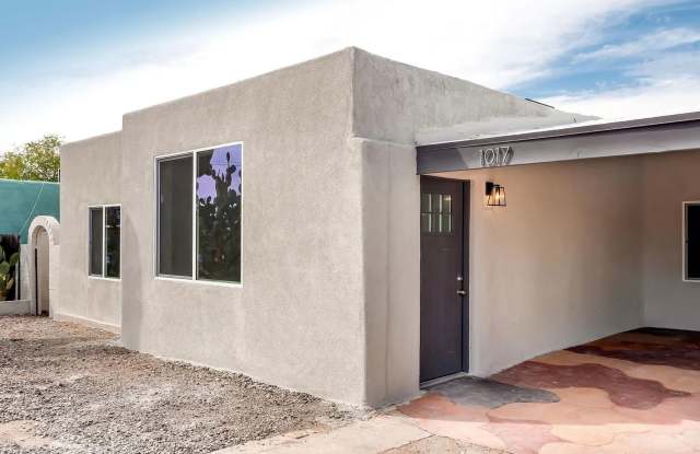 1017 E. West Circle Dr. Gallery 4