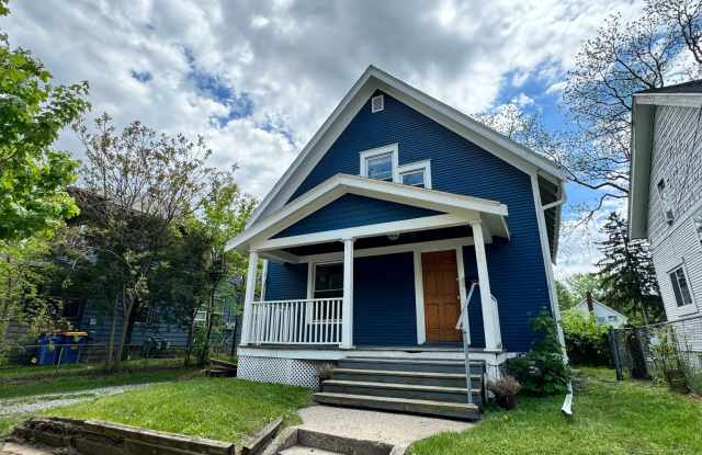 1104 Baxter SE- Large backyard, Washer/dryer hookups. Water included. photos photos